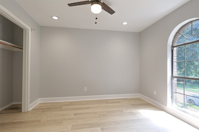 Building Photo - 815 Valleycreek Rd