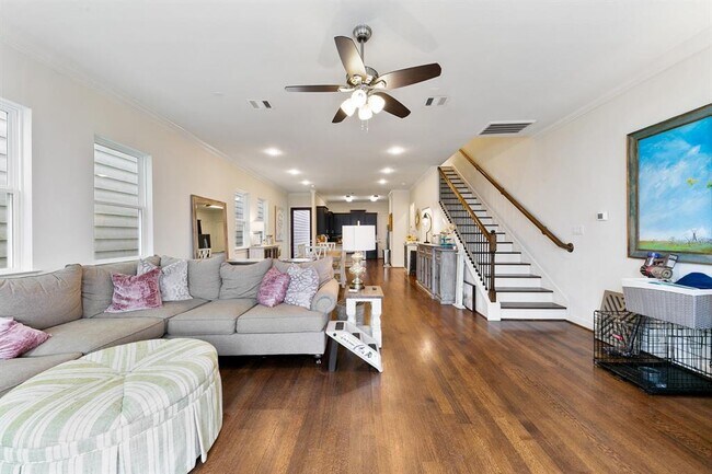 Building Photo - 5633 Petty St