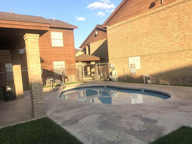 Building Photo - 9802 Cantera Ct