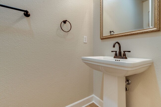 Building Photo - Luxury 4-Bedroom Home in El Dorado Hills Exclusive Serrano Community!