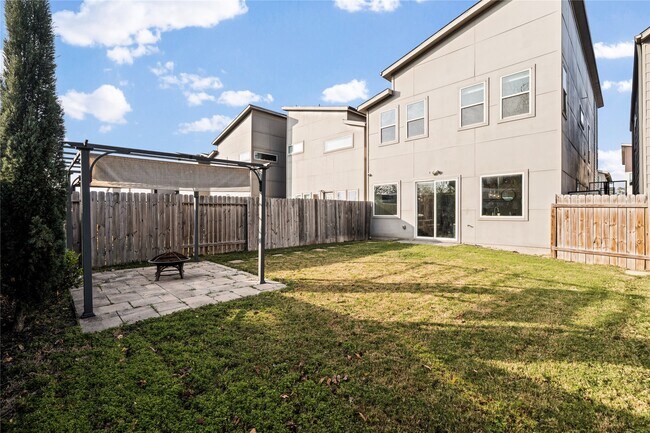 Building Photo - 6819 Rocinante Ln