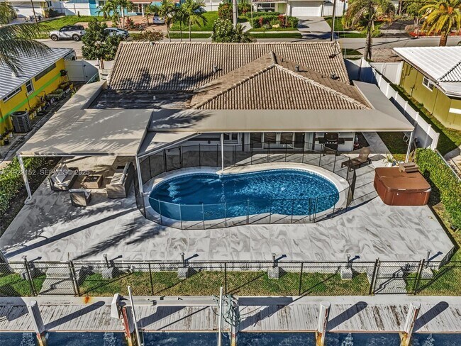 Building Photo - 440 SE 8th Ave