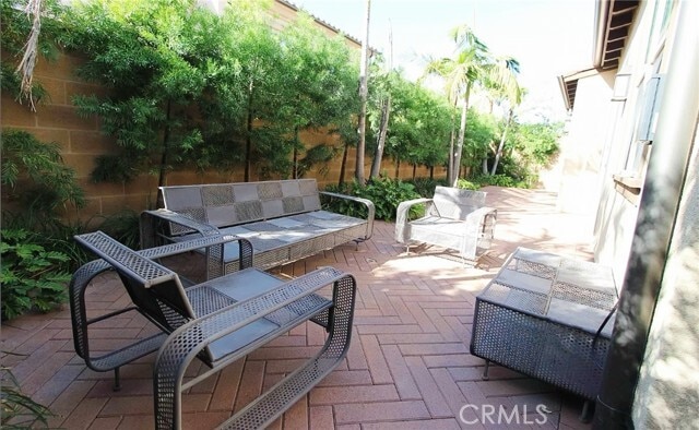 Building Photo - 60 Crestwick