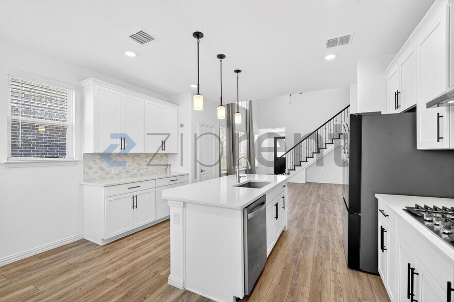 Building Photo - 4517 Waterglass St