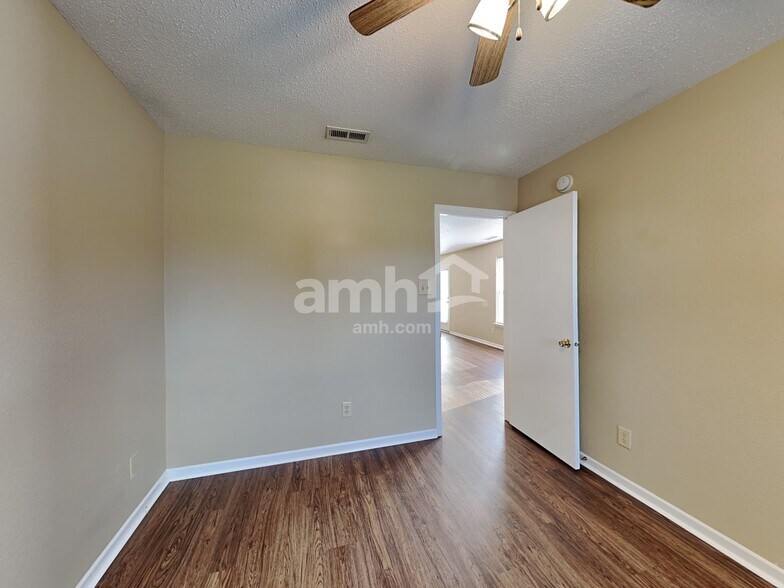 Building Photo - 12627 Justice Xing