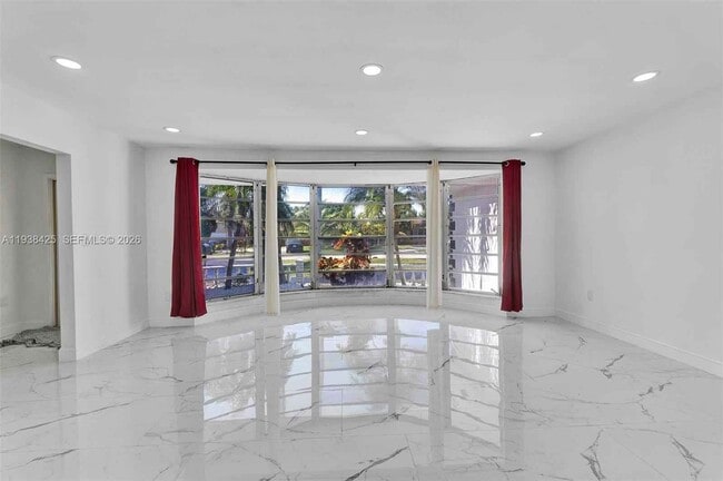 Building Photo - 860 NW 207th St