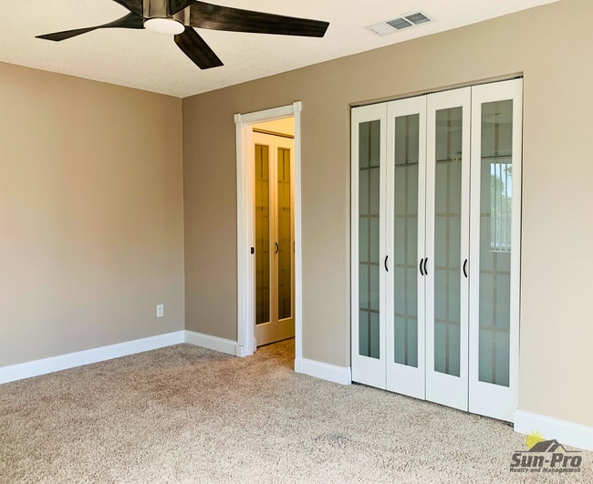 Building Photo - 2089 Oak Meadow Cir