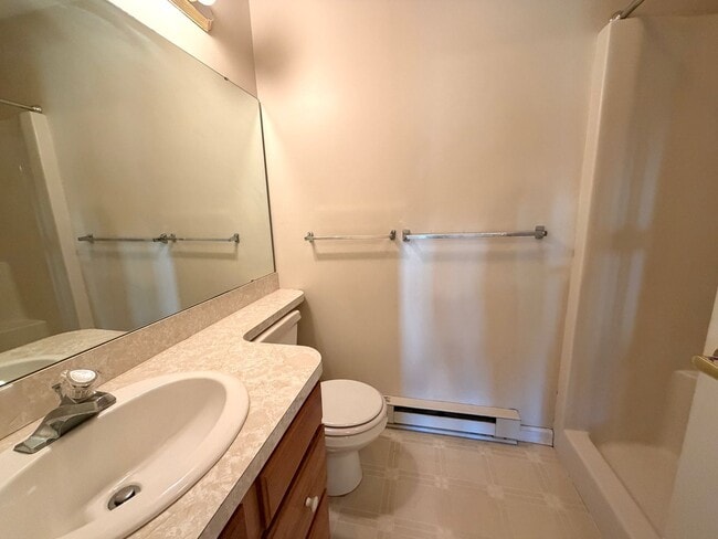 Building Photo - Ranch, 2-bed, 2 bath