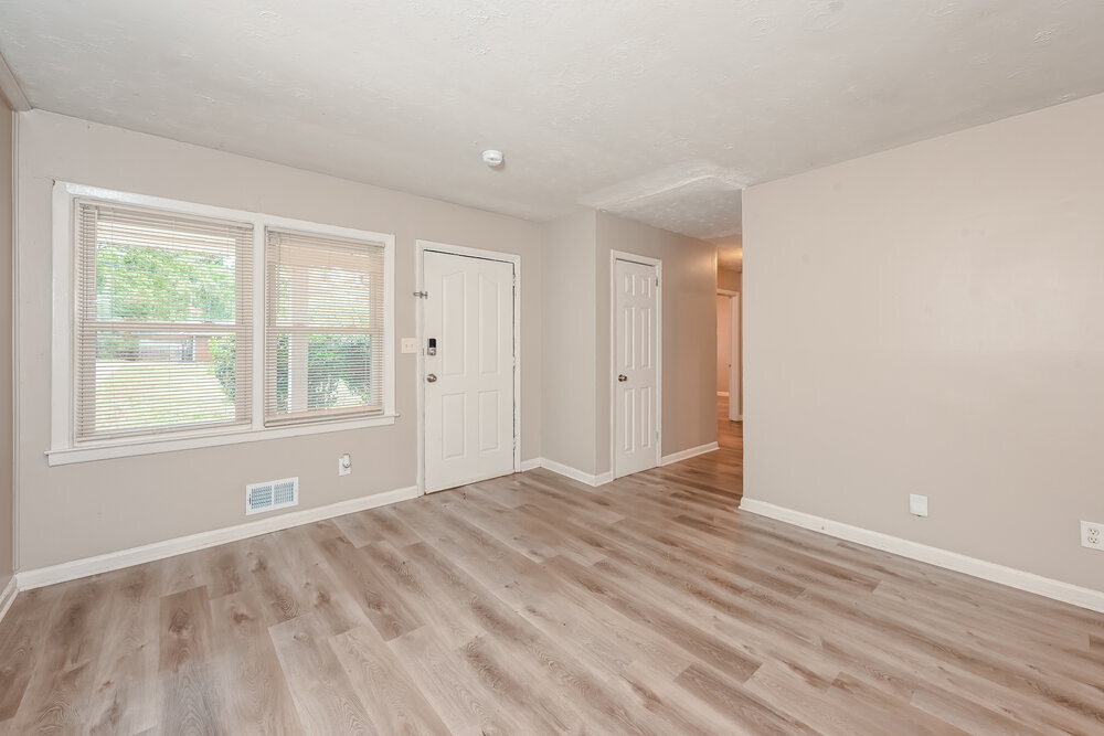 Building Photo - 3135 Robin Rd