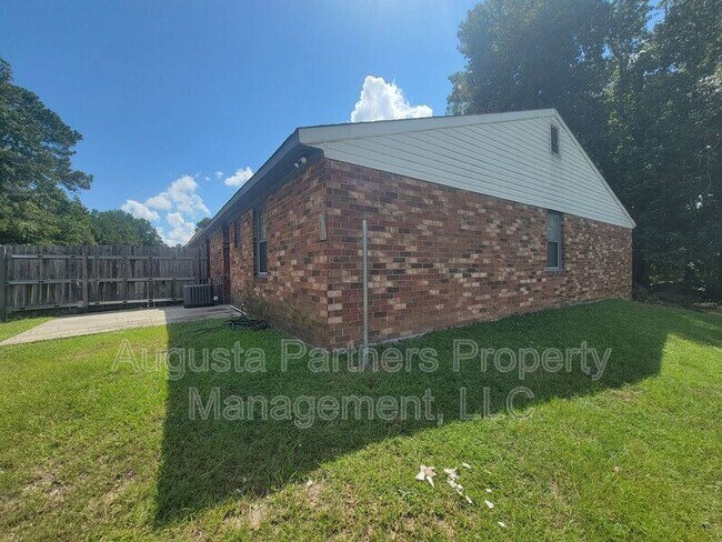 Building Photo - 4615 Renee St