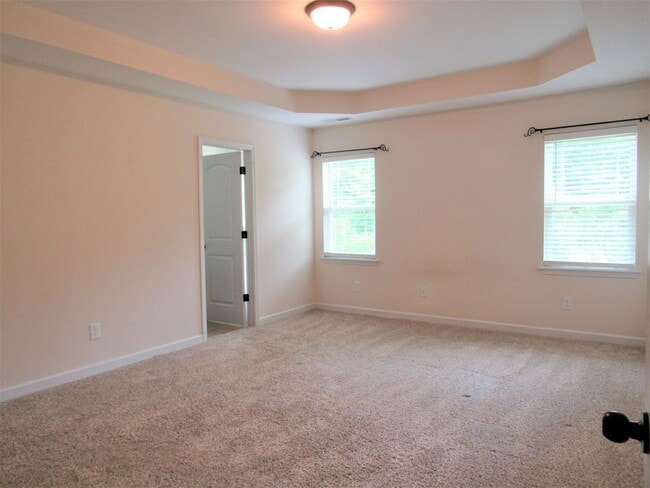 Building Photo - 136 Laredo Dr