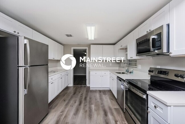 Building Photo - 3 Bedroom Pet-Friendly Home in New Port Richey, FL with Main Street Renewal