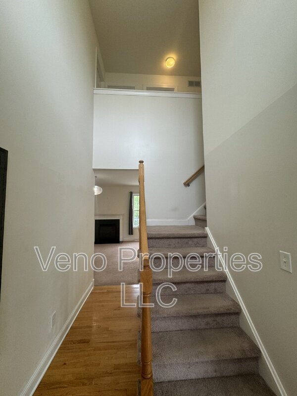 Building Photo - 17 Ironwood Street