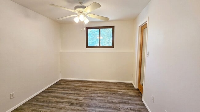 Building Photo - Beautiful 3 Bed, 2 Bath with a Bonus Room and Large Yard!