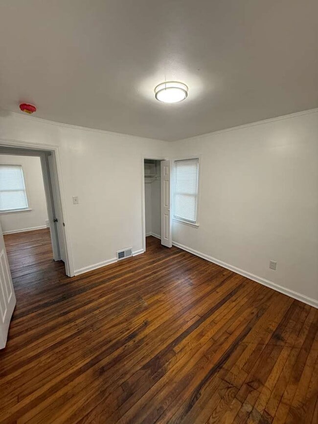 Building Photo - 14274 Kilbourne Ave