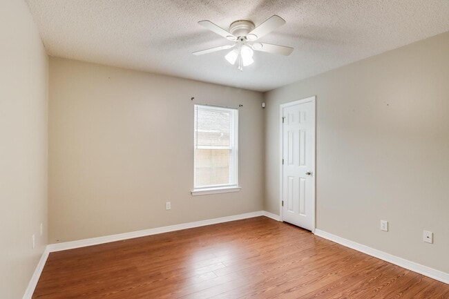 Building Photo - 8709 Palmetto Dr