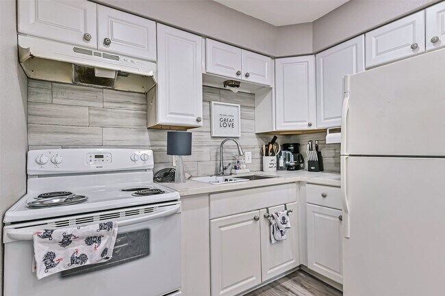 Building Photo - 2914 Avenue K Ave