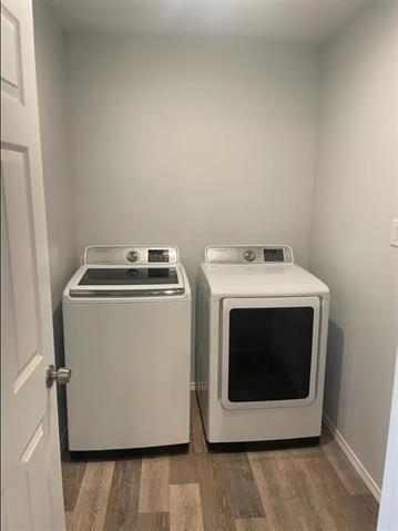 Building Photo - 8424 10th Pl