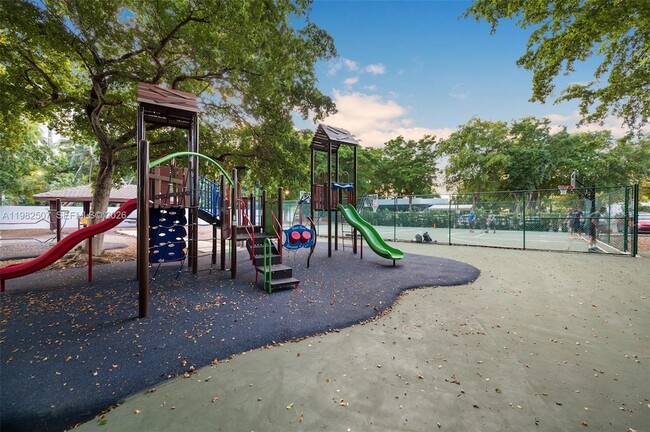 Building Photo - 2000 Towerside Terrace