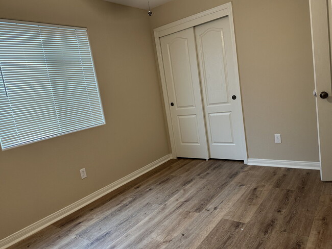 Building Photo - A Perfect Blend of Space & Convenience in This 3-Bedroom Charmer