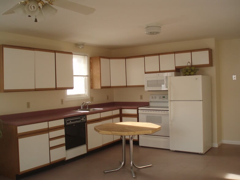 Kitchen/Livingroom - 5 Norton Way