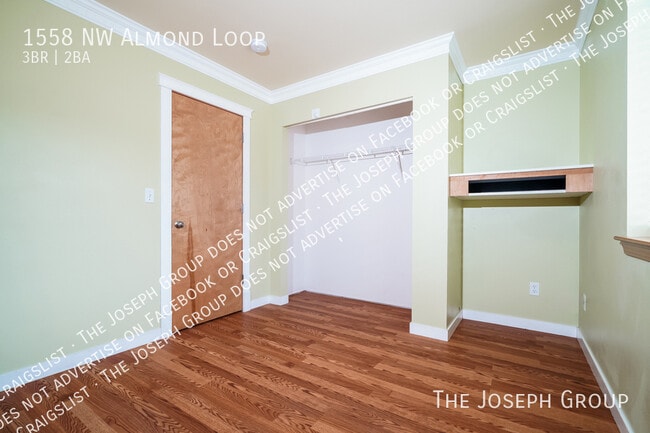Building Photo - 1558 NW Almond Loop