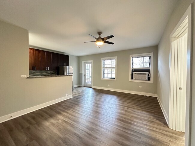 Building Photo - 735 Judson Ave