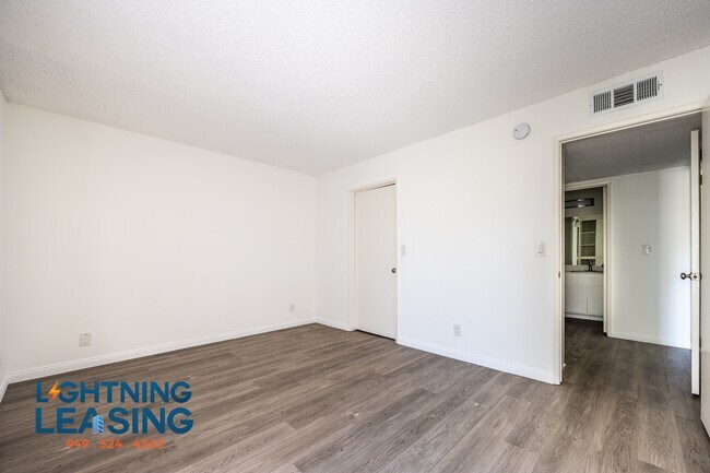 Building Photo - 14201 Victory Blvd