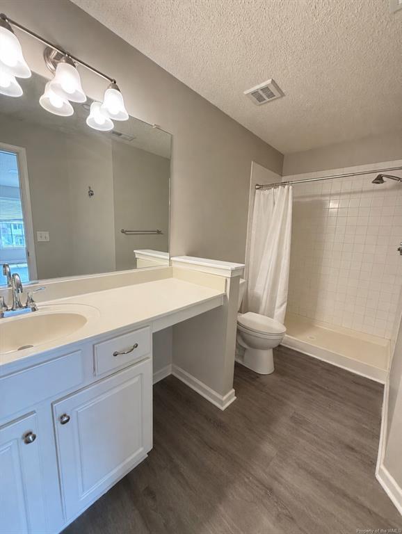 Building Photo - 1710 Duntrune Glen