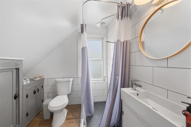 Building Photo - 124 73rd St