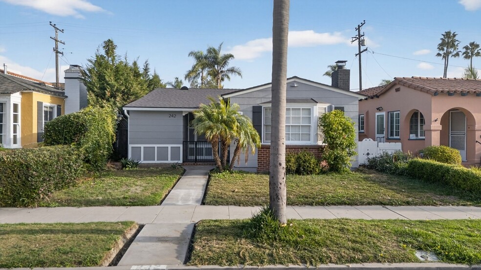 Building Photo - 242 Claremont Ave