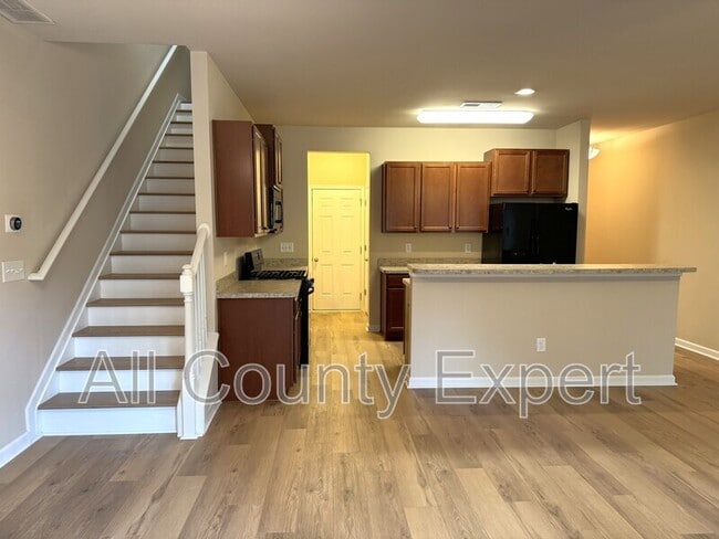 Building Photo - 187 Townview Dr