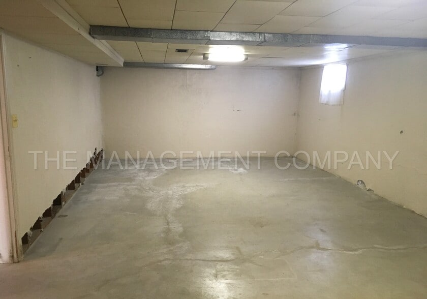 Building Photo - 2327 E 3700 N