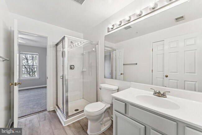 Building Photo - 13117 Millhaven Pl