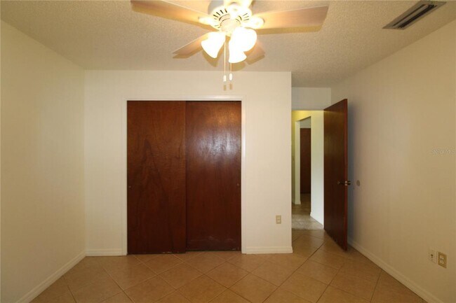 Building Photo - 1819 Vamo Dr