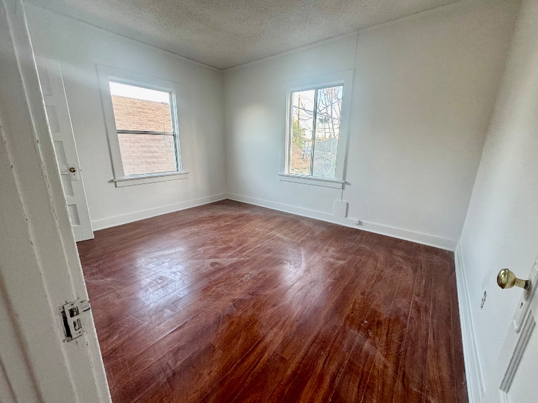 Building Photo - 250 1/2 W 49th St