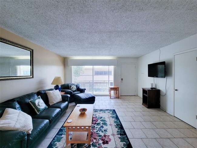Building Photo - 3809 N Braeswood Blvd
