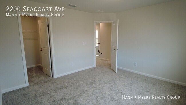 Building Photo - 2200 Seacoast Ave