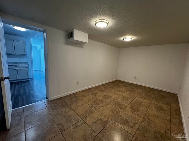 Building Photo - 5367 Locklin Ave
