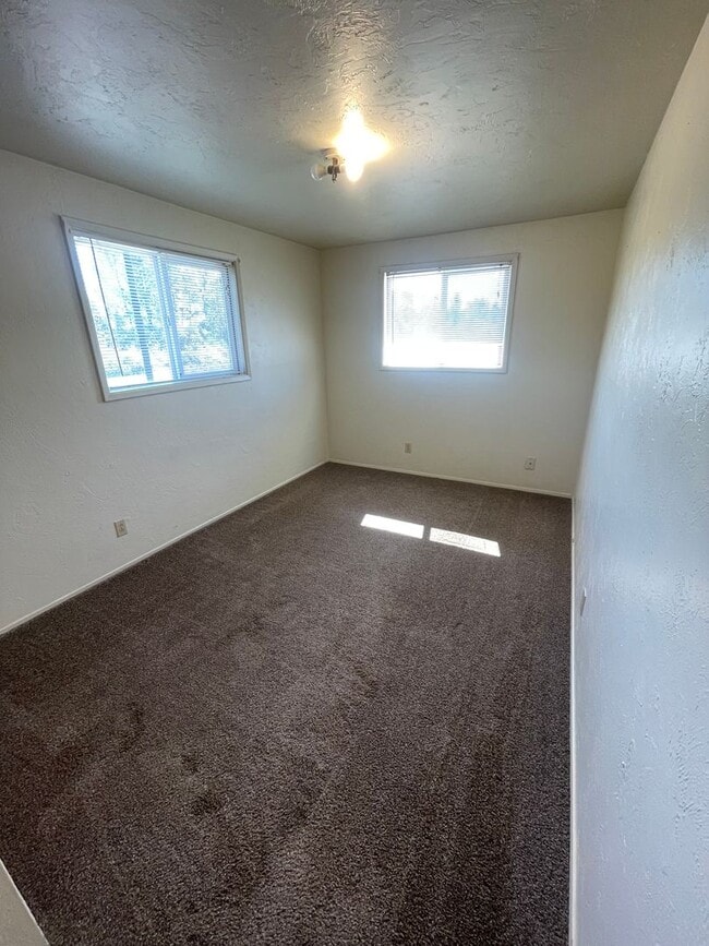 Building Photo - Fairway Apartments