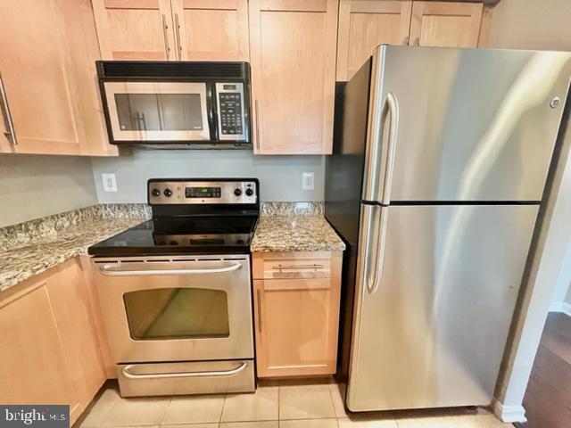 Building Photo - 10101 Grosvenor Pl