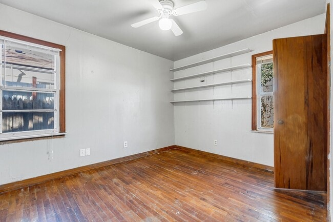 Building Photo - 3 bed 1 bath now available in Arnet Benson