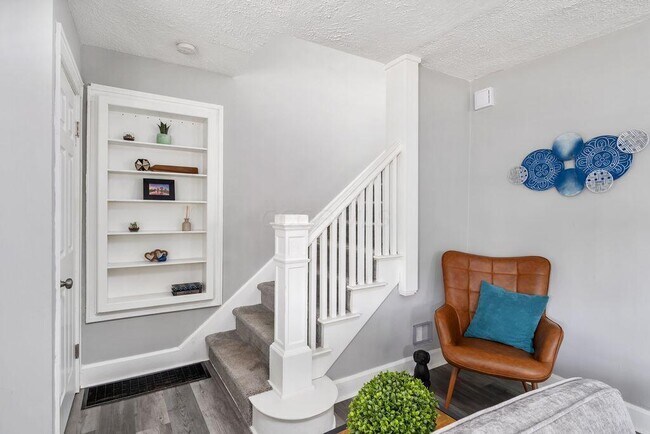 Building Photo - 975 Heyl Ave