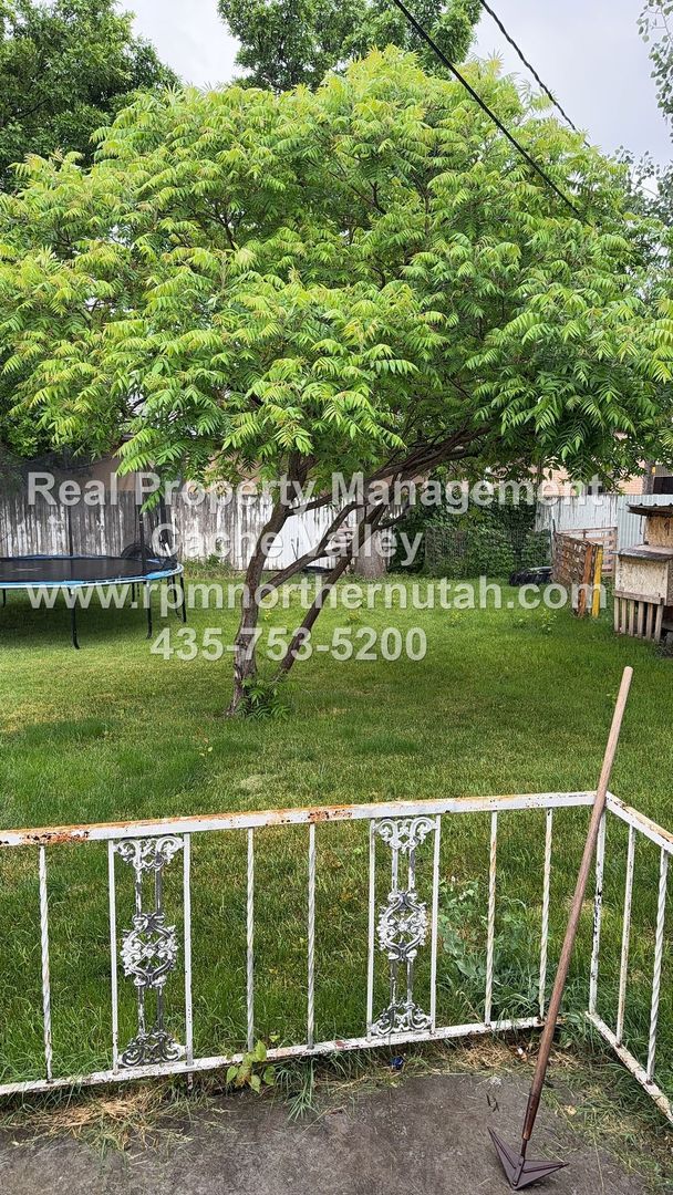 Building Photo - Beautiful 5 Bedroom Home in Lewiston available NOW!