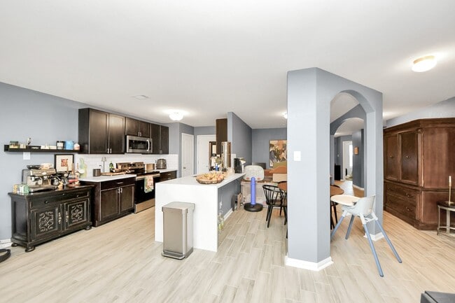 Building Photo - 2430 Regatta Ln