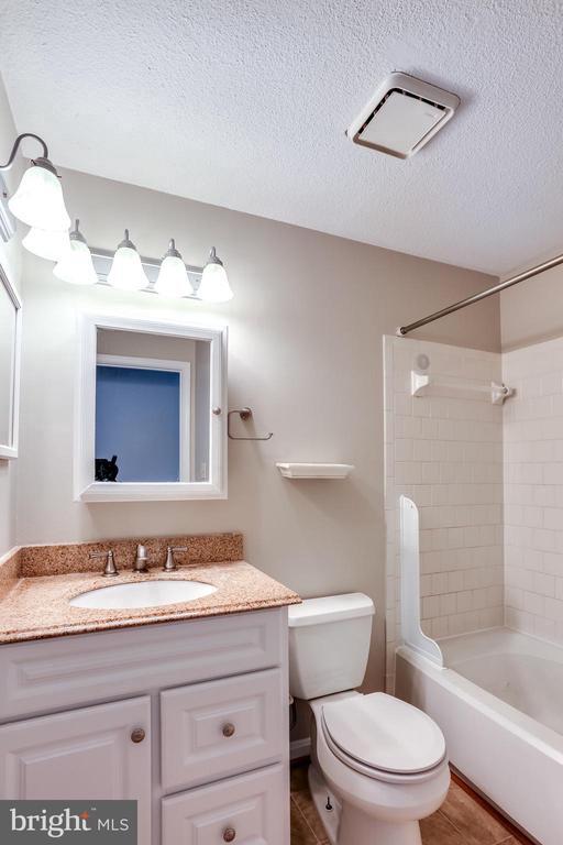 Building Photo - 816 Chadwick Cir