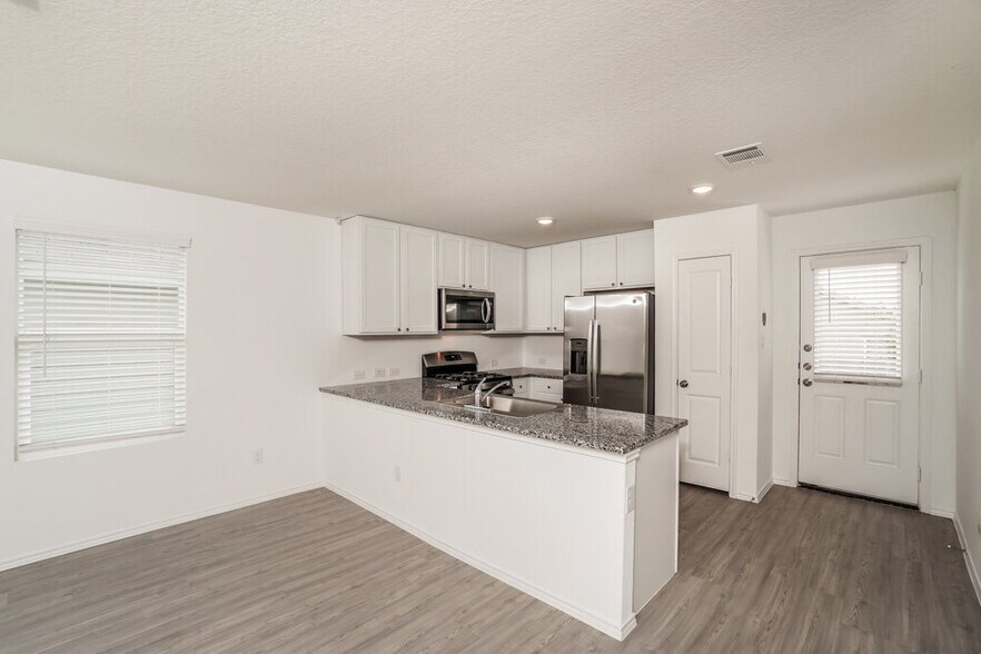 Building Photo - 14640 Greenfield Ml