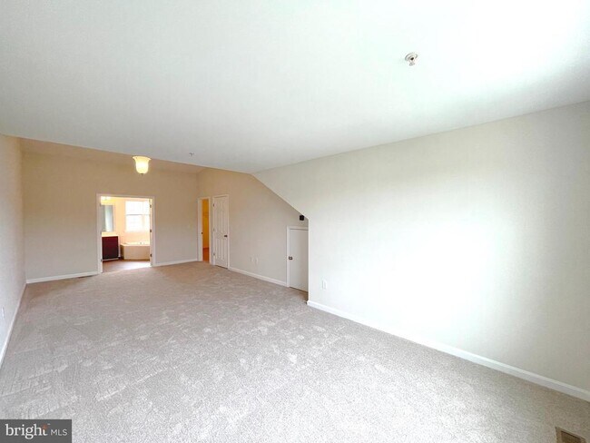 Building Photo - 113 Polo Way