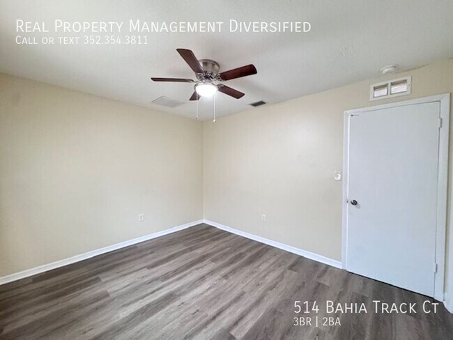 Building Photo - 514 B Track Ct