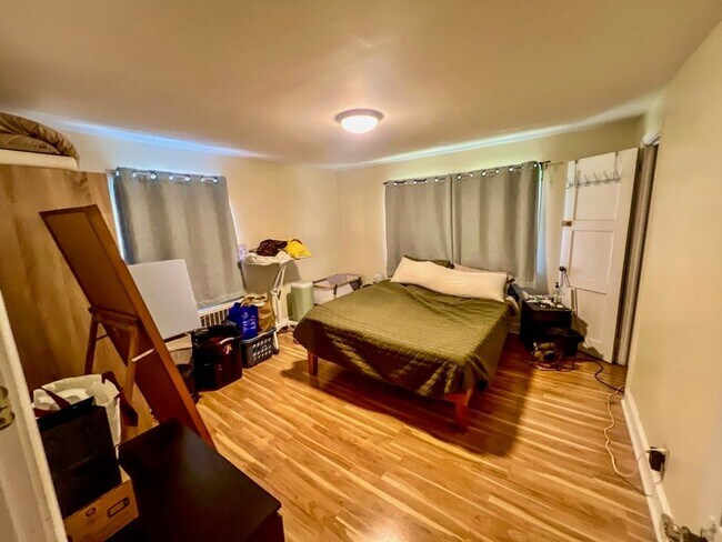 Building Photo - Gorgeous 3-Bedroom Home in Havertown! Avai...